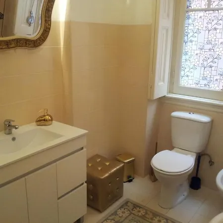 Bed & Breakfast Whatever Art *