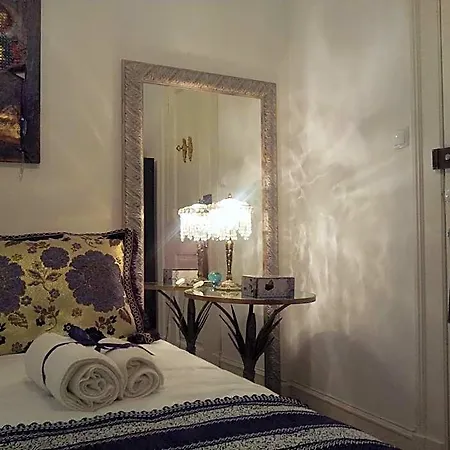 Whatever Art Bed & Breakfast *