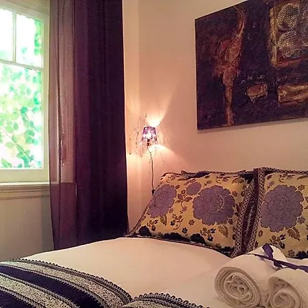 Whatever Art Bed & Breakfast *