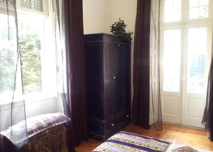 Whatever Art Oda ve Kahvaltı Lisboa