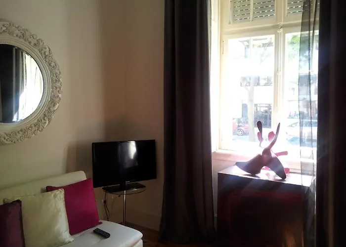 Whatever Art Лиссабон